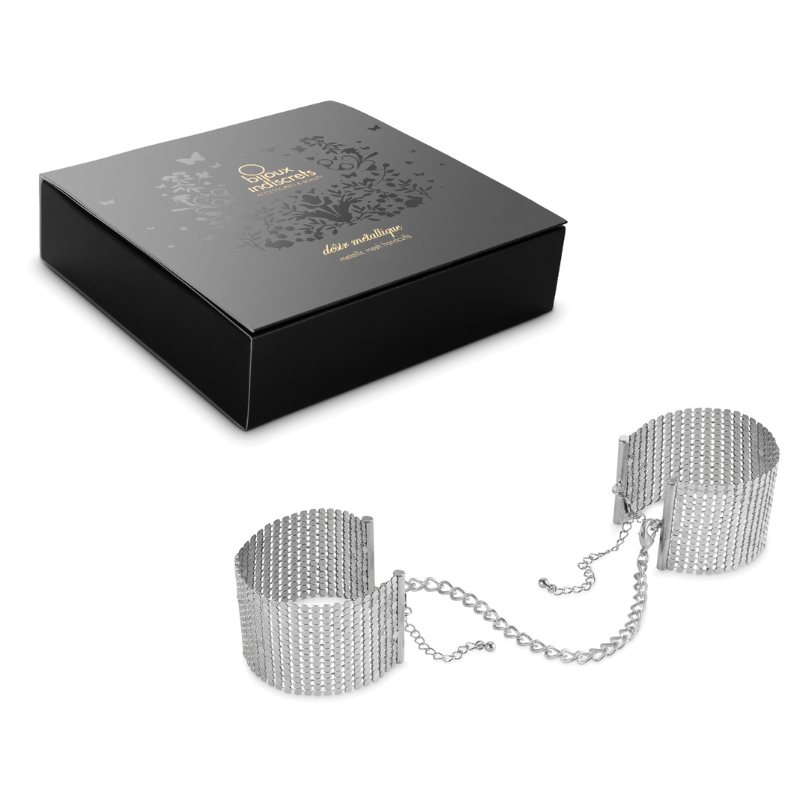 bijoux-indiscrets-desir-metallique-kajdanki-z-lancuszkow-srebrne-kajdanki-i-opakowanie