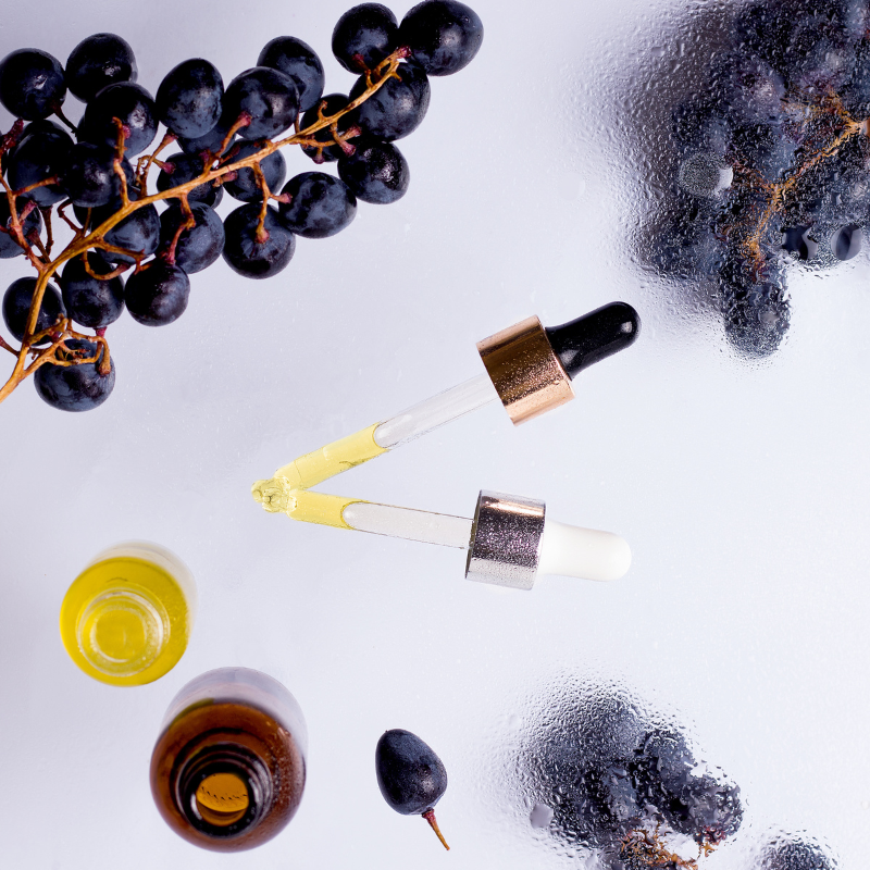 manufaktura-natura-olej-z-pestek-winogron-organiczny-zimnotloczony-nierafinowany-witaminizujacy-antyoksydacyjny-nawilzajacy-regenerujacy-30-ml