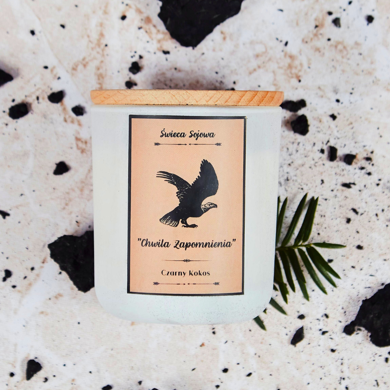 bieszczadzka-sadyba-chwila-zapomnienia-swieca-sojowa-o-zapachu-czarnego-kokosa-naturalna-z-olejkami-eterycznymi-bez-parafiny-ekologiczna-handmade-180-g