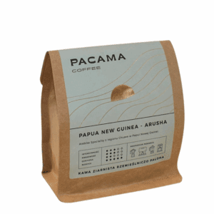 Kawa ziarnista specialty Papua New Guinea Chuave 250g Pacama Coffee na białym tle