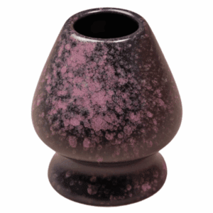 Czarno-fioletowa podstawka Naoshi do chasena – ceramiczne akcesorium do matchy